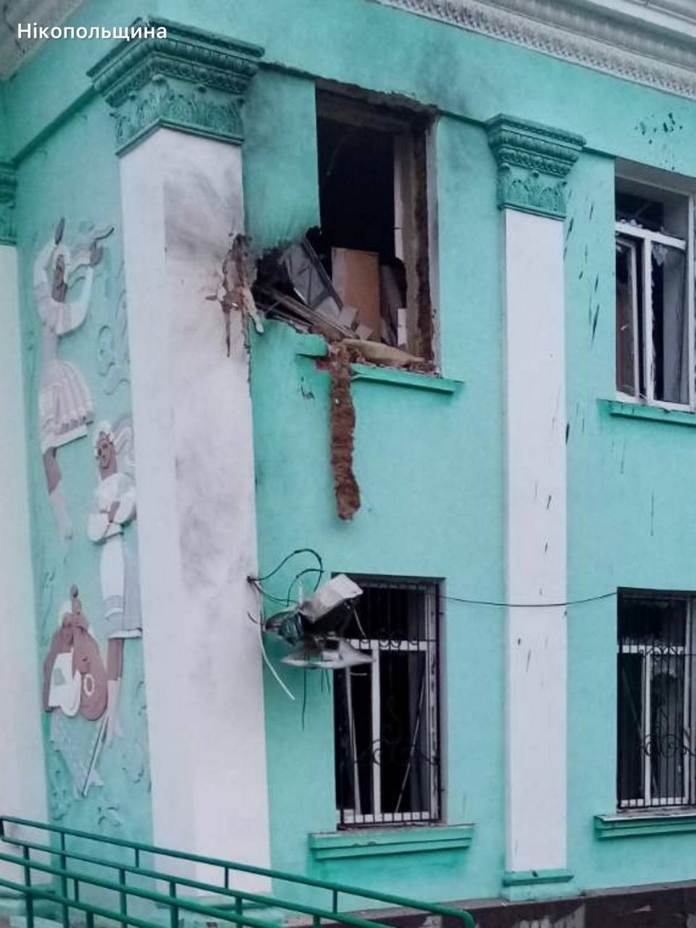 Ворог накрив Нікополь «Градом», є поранений у Марганці, під ударами були також Криворіжжя і Синельниківщина (фото)