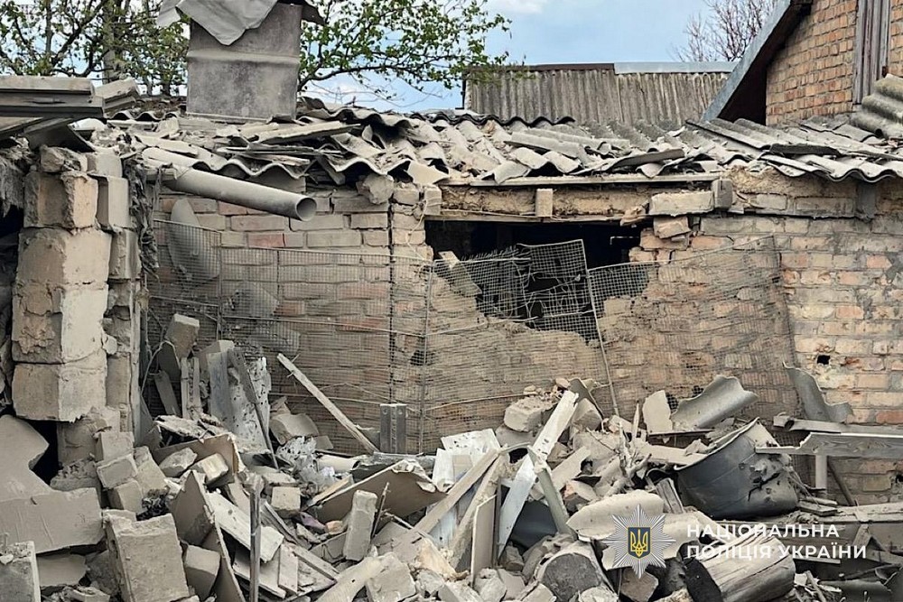 Понад 150 ударів по Нікопольщині - є поранений і руйнування, атака на будівлю поліції, також ворог тероризував Криворіжжя і Синельниківщину (фото)