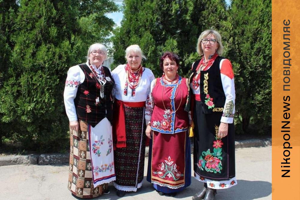 Солістки гурту «Микитин Ріг» з Нікополя здобули блискучі перемоги у творчих конкурсах всеукраїнського рівня 1 Солістки гурту «Микитин Ріг» з Нікополя здобули блискучі перемоги у творчих конкурсах всеукраїнського рівня