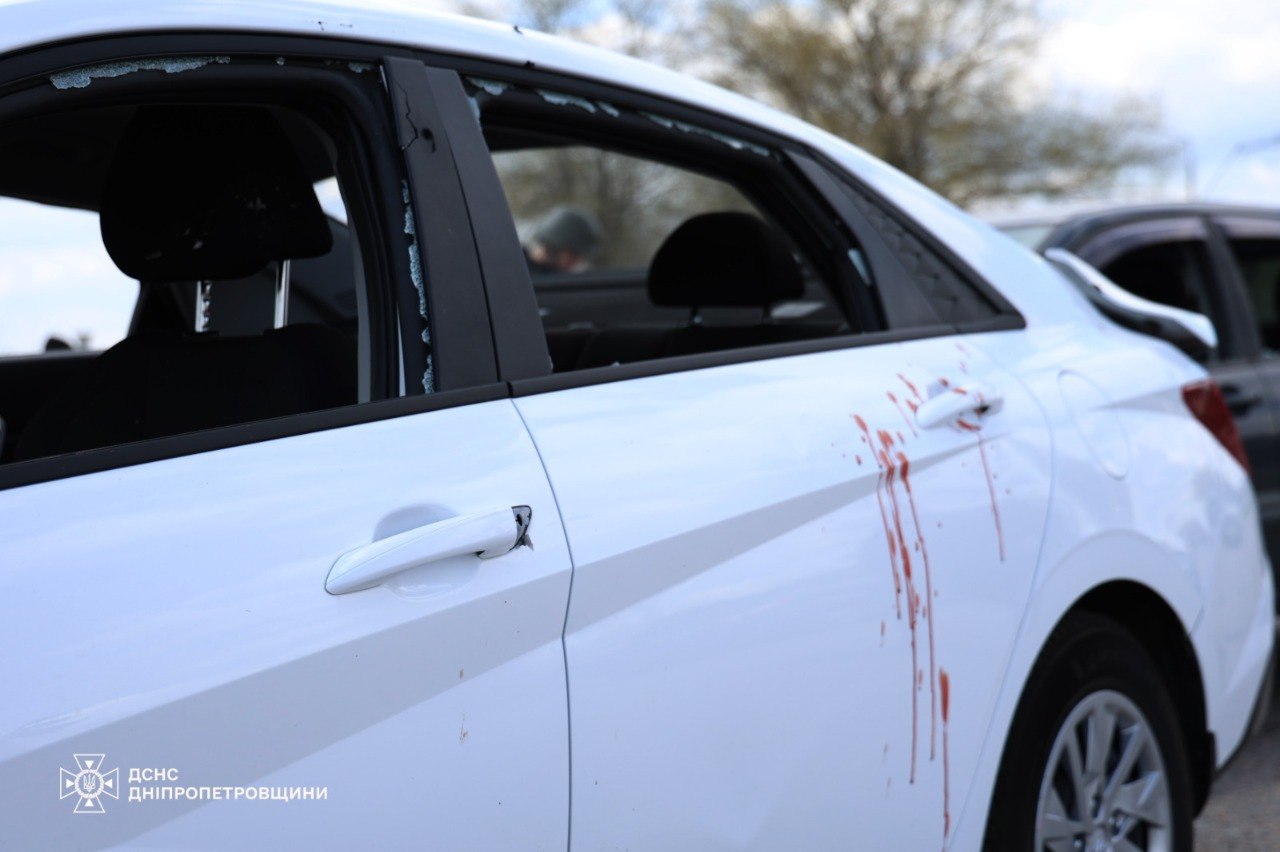 Загиблі і десятки поранених, люди перебували у автівках: жахливі наслідки ворожої атаки на Дніпро 14 квітня