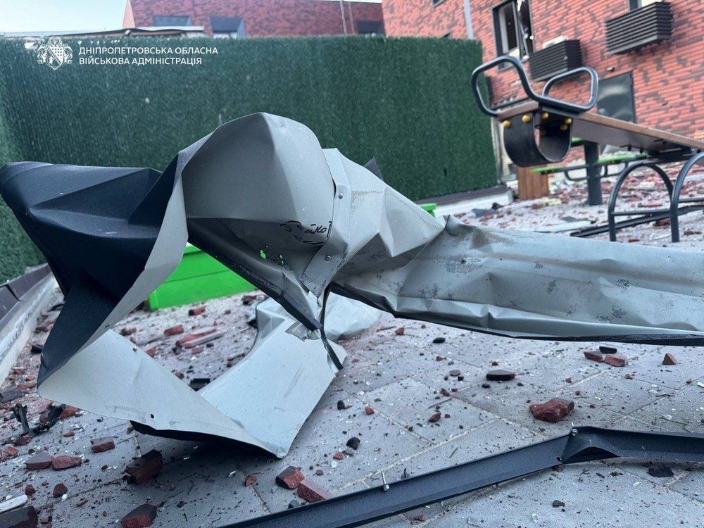 Нікополь і район були під ударом вночі і вранці, троє поранених внаслідок атаки на Дніпро (фото) Нікополь і район були під ударом вночі і вранці, троє поранених внаслідок атаки на Дніпро (фото)