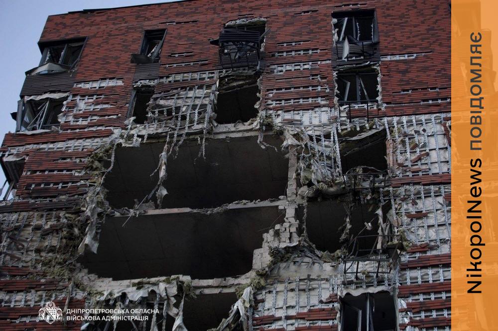 Нікополь і район були під ударом вночі і вранці, троє поранених внаслідок атаки на Дніпро (фото) 1 Нікополь і район були під ударом вночі і вранці, троє поранених внаслідок атаки на Дніпро (фото)