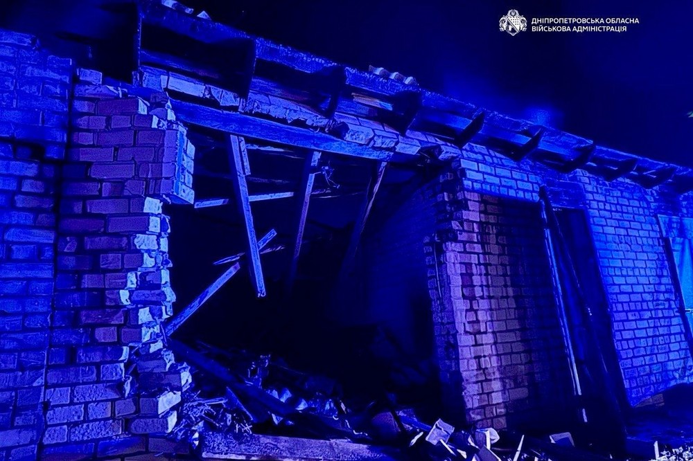 Двоє малюків поранені внаслідок удару по Дніпру ввечері 15 квітня (фото)