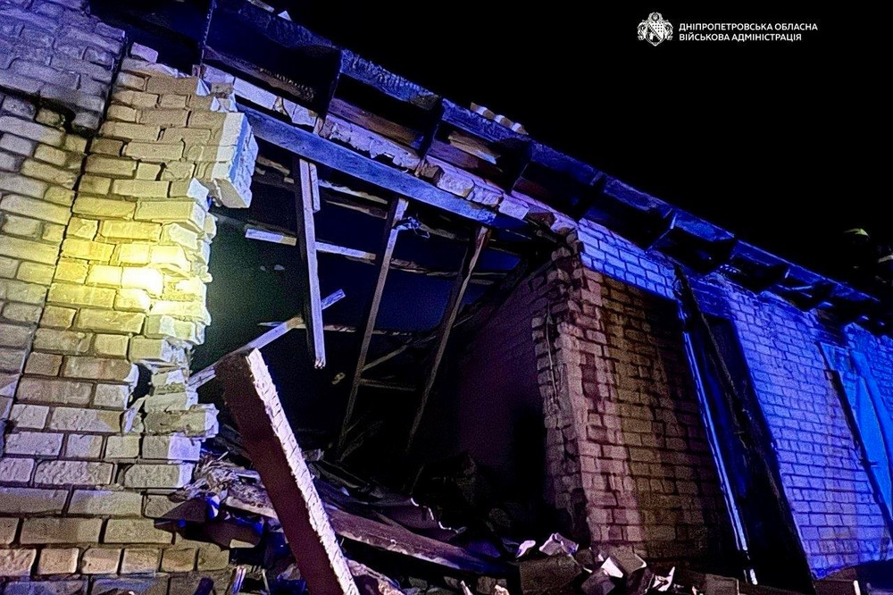 Двоє малюків поранені внаслідок удару по Дніпру ввечері 15 квітня (фото)