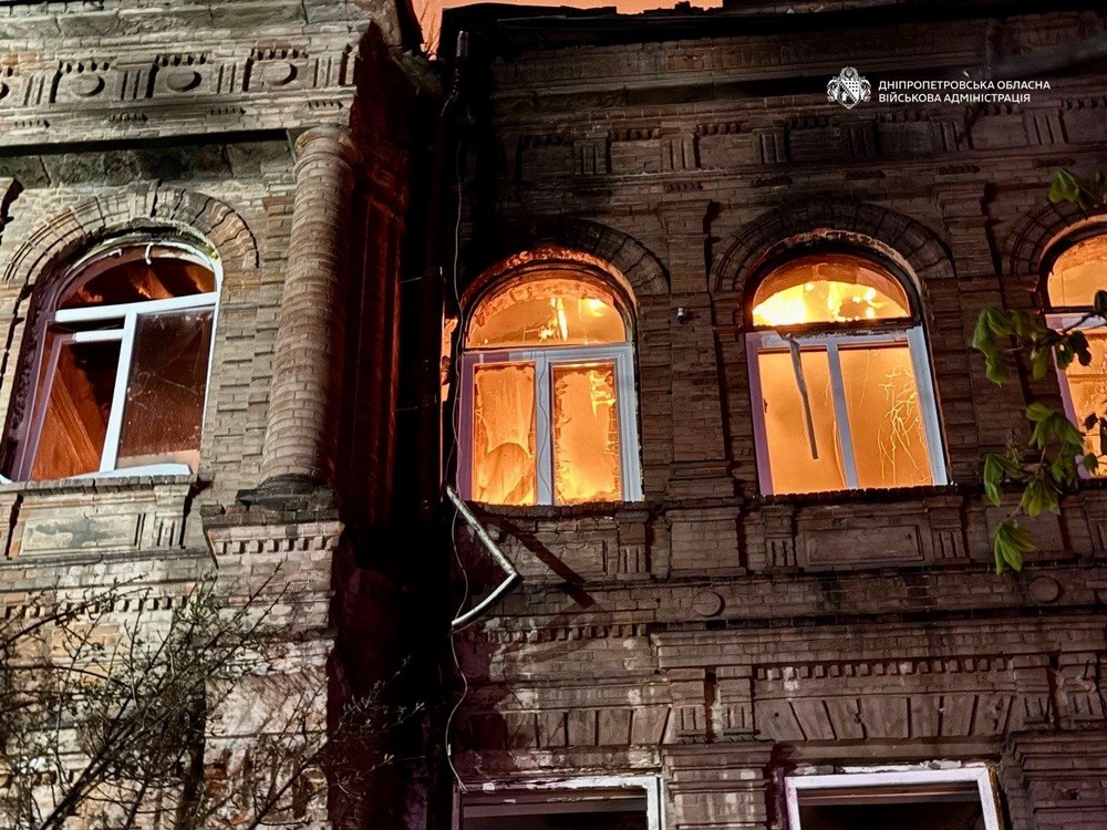 Жах у Дніпрі: загиблі, десятки поранених – серед них діти, горіли будинки в центрі (фото)