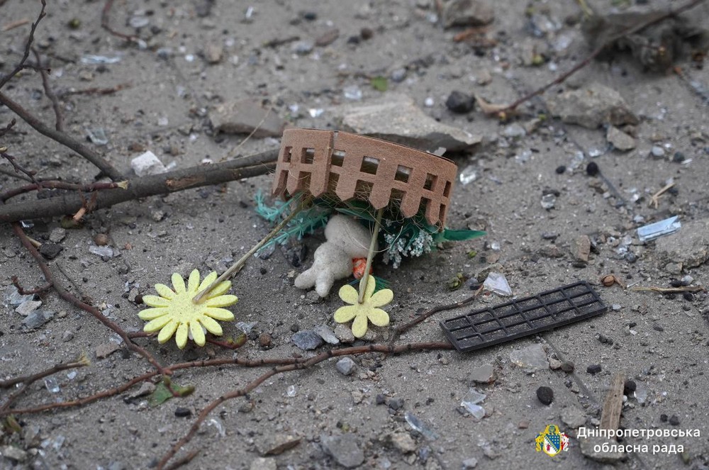 Жах у Дніпрі: загиблі, десятки поранених – серед них діти, горіли будинки в центрі (фото)