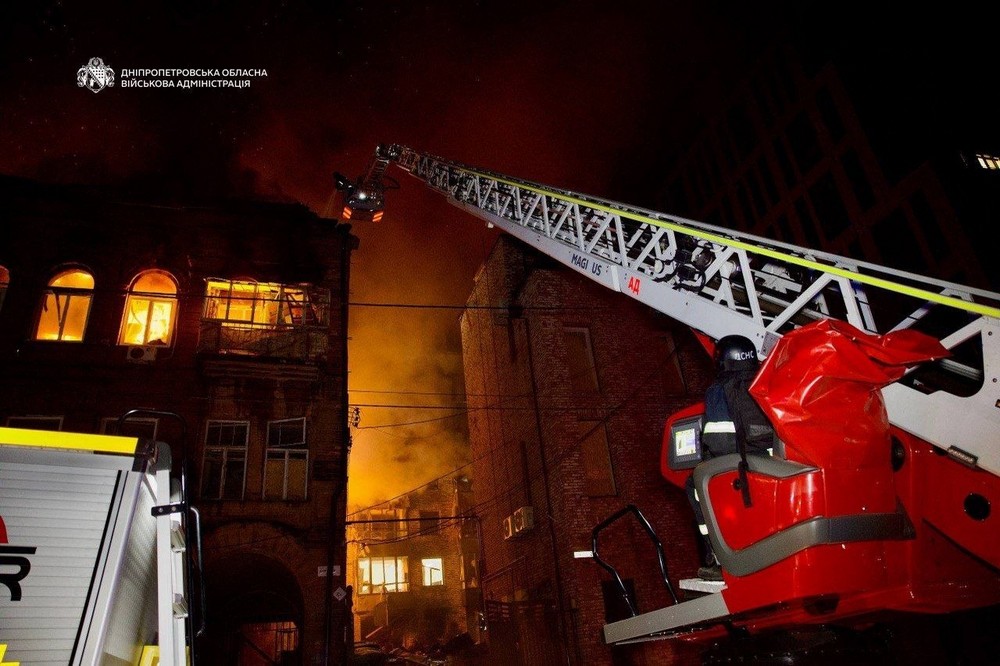 Загиблий і поранені на Нікопольщині, жертви і 30 постраждалих у Дніпрі і районі, масштабні руйнування – важка ніч на Дніпропетровщині (фото)