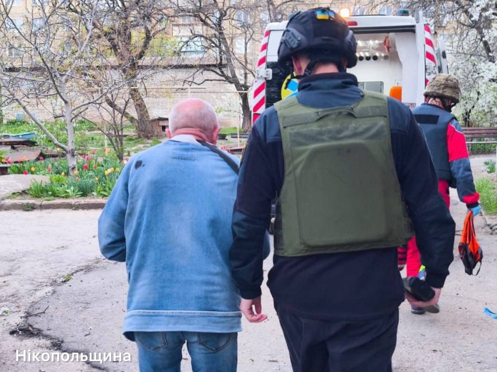 Загиблий і поранені на Нікопольщині, жертви і 30 постраждалих у Дніпрі і районі, масштабні руйнування – важка ніч на Дніпропетровщині (фото)