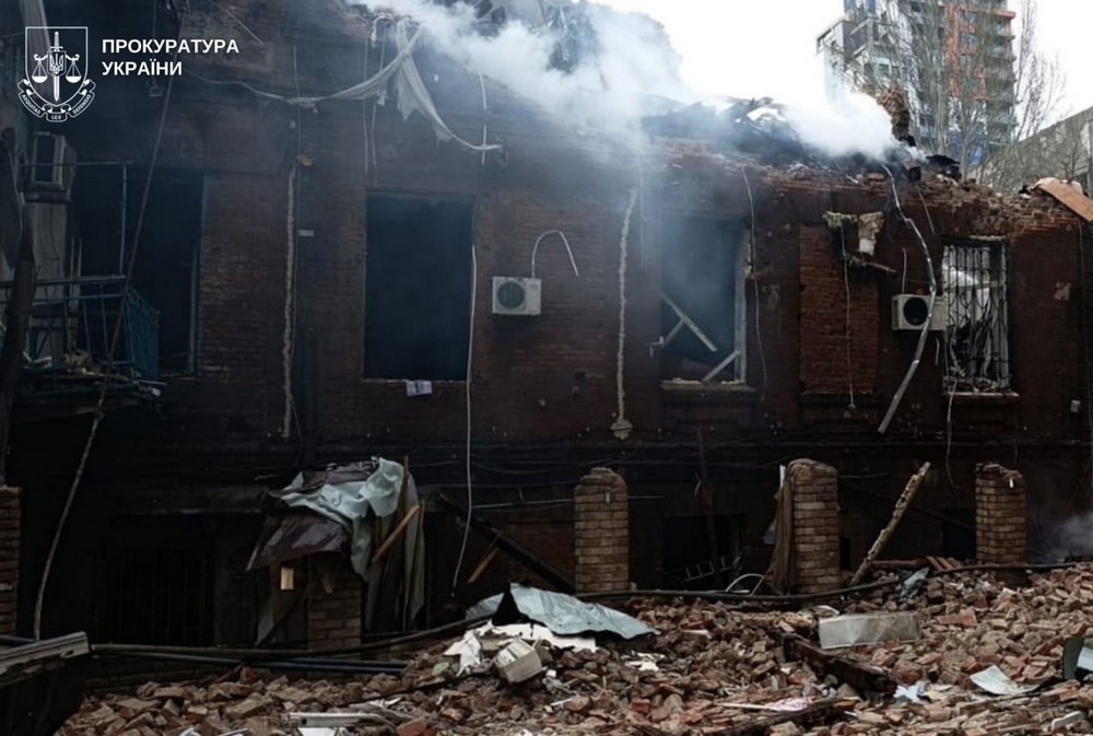 Троє загиблих та 35 поранених унаслідок комбінованої атаки на Дніпропетровщину. Загиблі і поранені є на Нікопольщині, у Дніпрі і Дніпровському районі. Розпочато розслідування. Троє загиблих та 35 поранених унаслідок комбінованої атаки на Дніпропетровщину. Загиблі і поранені є на Нікопольщині, у Дніпрі і Дніпровському районі. Розпочато розслідування.