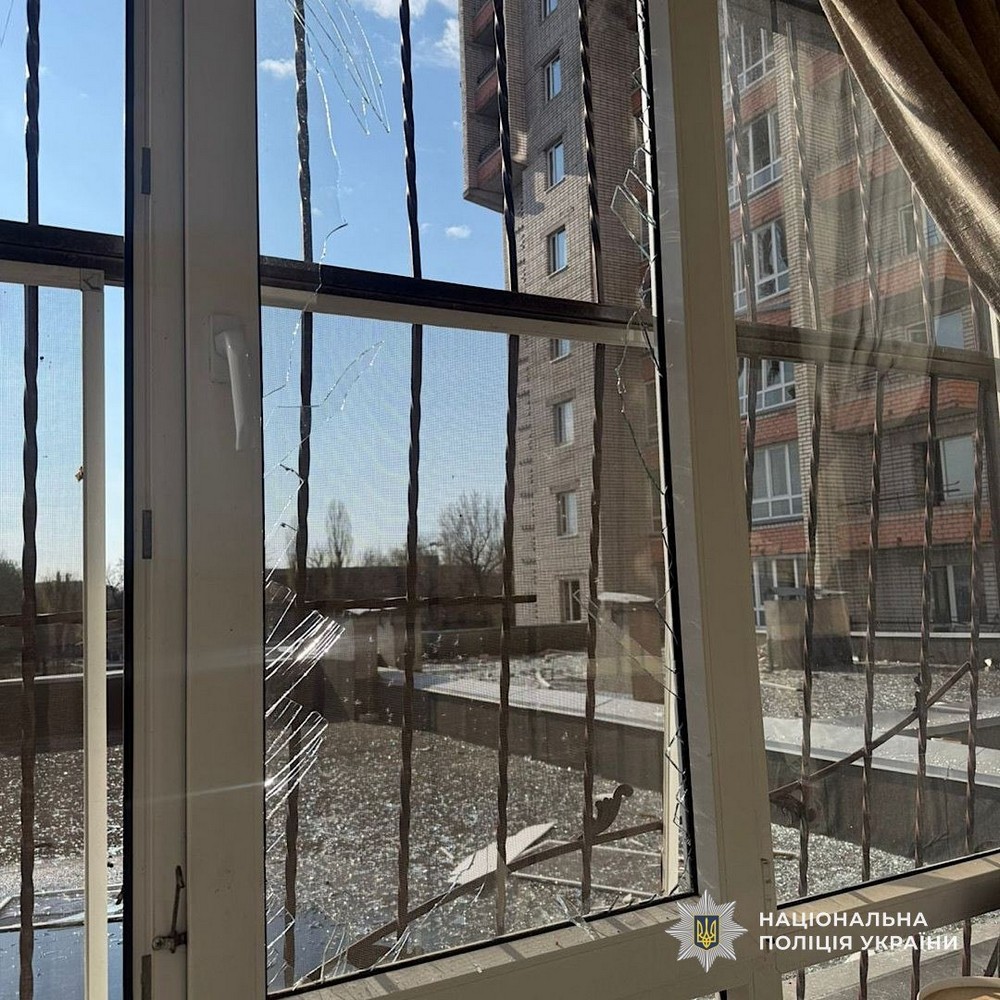 Дрони атакували автівки на Нікопольщині: є вбитий і поранені, у Дніпрі і районі теж жертви і десятки постраждалих – поліція (фото) Дрони атакували автівки на Нікопольщині: є вбитий і поранені, у Дніпрі і районі теж жертви і десятки постраждалих – поліція (фото)