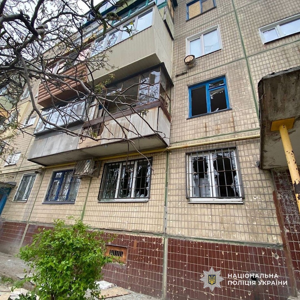 Дрони атакували автівки на Нікопольщині: є вбитий і поранені, у Дніпрі і районі теж жертви і десятки постраждалих – поліція (фото) Дрони атакували автівки на Нікопольщині: є вбитий і поранені, у Дніпрі і районі теж жертви і десятки постраждалих – поліція (фото)