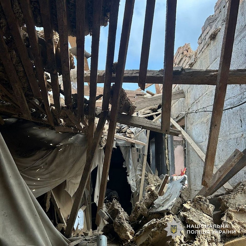 Дрони атакували автівки на Нікопольщині: є вбитий і поранені, у Дніпрі і районі теж жертви і десятки постраждалих – поліція (фото) Дрони атакували автівки на Нікопольщині: є вбитий і поранені, у Дніпрі і районі теж жертви і десятки постраждалих – поліція (фото)