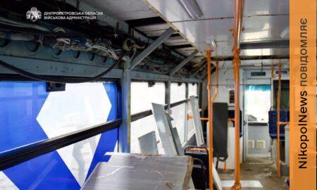 Є поранений, понівечено тролейбус: наслідки ранкової атаки на Дніпро 17 квітня (фото, відео)