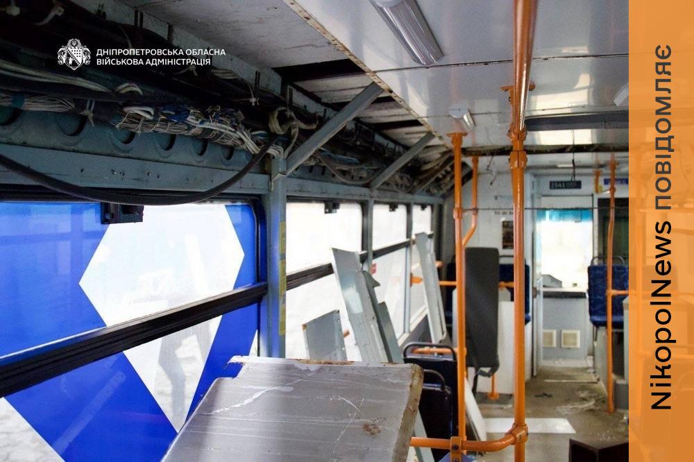 Є поранений, понівечено тролейбус: наслідки ранкової атаки на Дніпро 17 квітня (фото, відео)