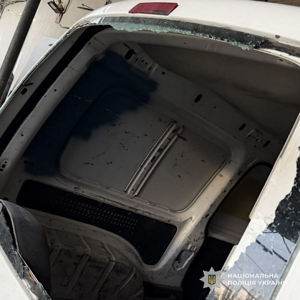 126 повідомлень про обстріли Нікополя і району, удари по Дніпру, Криворіжжю, Самарівському, і Синельниківському районів, є поранені і руйнування – поліція про наслідки ворожих атак (фото)