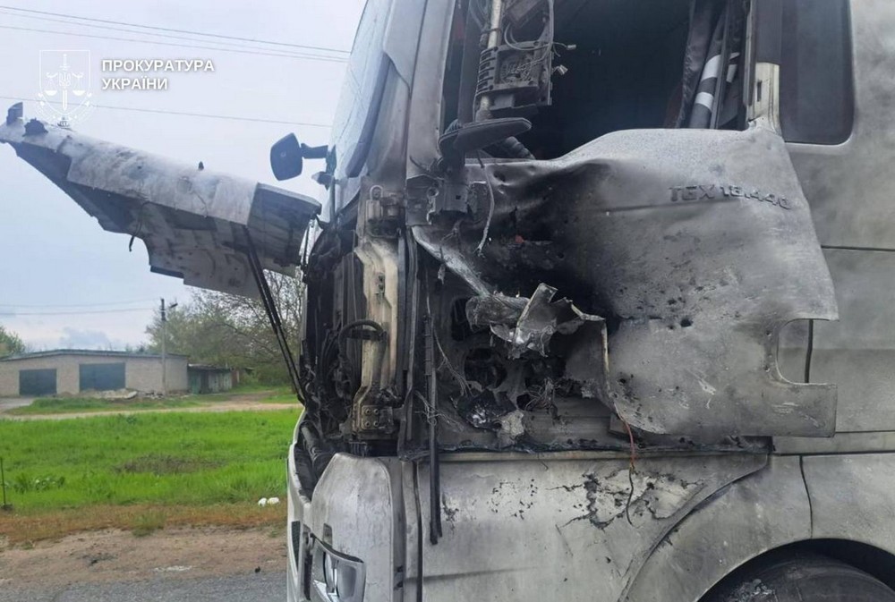 На Нікопольщині внаслідок ударів по маршрутці і вантажному автомобілю 5 поранених сьогодні.