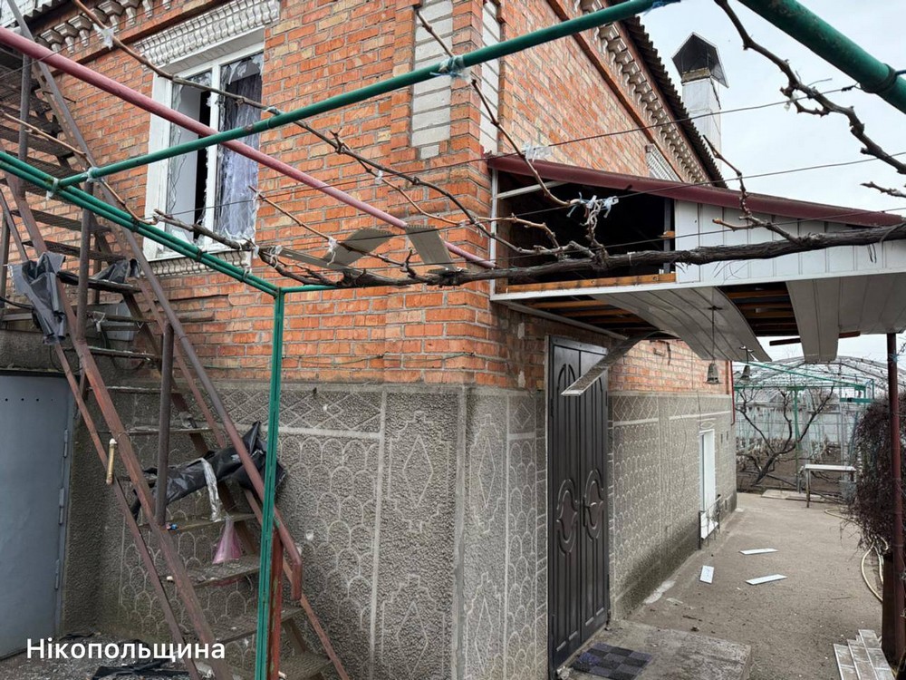 5 поранених на Нікопольщині внаслідок ударів по маршрутці і авто, також під обстрілами була Синельниківщина