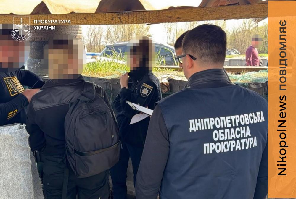 Патрульна поліцейська на Дніпропетровщині вимагала 3000 доларів у військового СЗЧ за вирішення питання фіктивного відновлення на службі