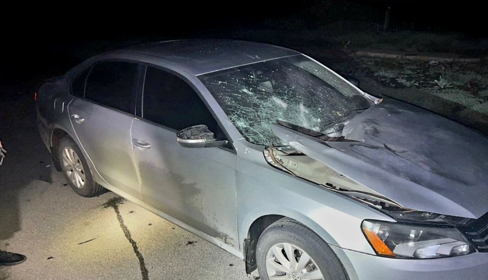 Під ударом ворога знову була Марганецька громада. Внаслідок влучання були пошкоджені автомобілі. Люди вціліли, і це головне.  Пам'ятаємо, що увага рятує життя.
Дбаємо про безпеку свою та тих, хто поряд!  Радіаційний фон на території громади відповідає нормі - 0, 12 мк3в/год.  Усі служби працюють. Необхідні послуги надаються населенню. Нехай день принесе лише добрі новини. Віримо в наших оборонців!  Тихої та успішної середи всім нам! 
Україна понад усе! - міський голова Геннадій Боровик.