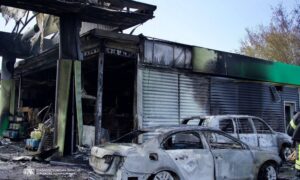 Пожежу на АЗС у Дніпрі загасили: названо кількість поранених людей і знищених авто (фото)