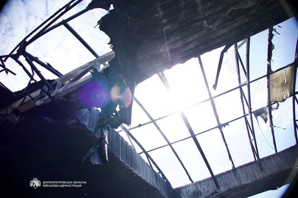 Пожежу на АЗС у Дніпрі загасили: названо кількість поранених людей і знищених авто (фото)