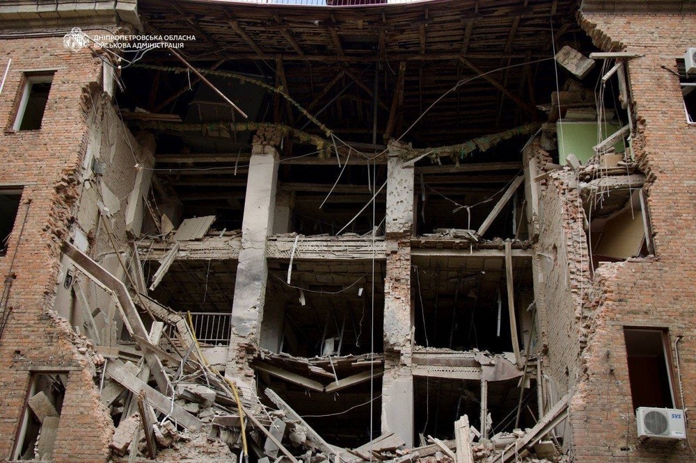 У Дніпрі «шахед» влетів у вікно квартири і не розірвався, а інший ледь не вбив заступника мера (фото)