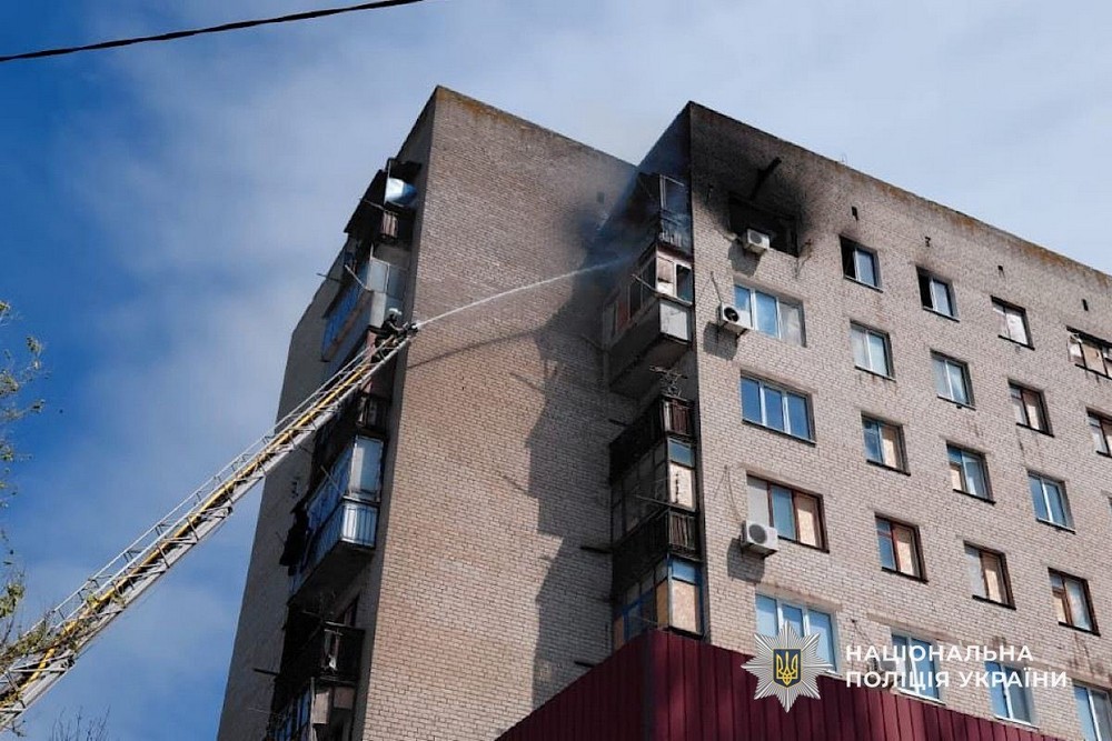 Росіяни атакували поліцейських, транспорт і будинки на Нікопольщині, вдарили по Кам’янському і Синельниківському районах – є поранені і руйнування (фото)