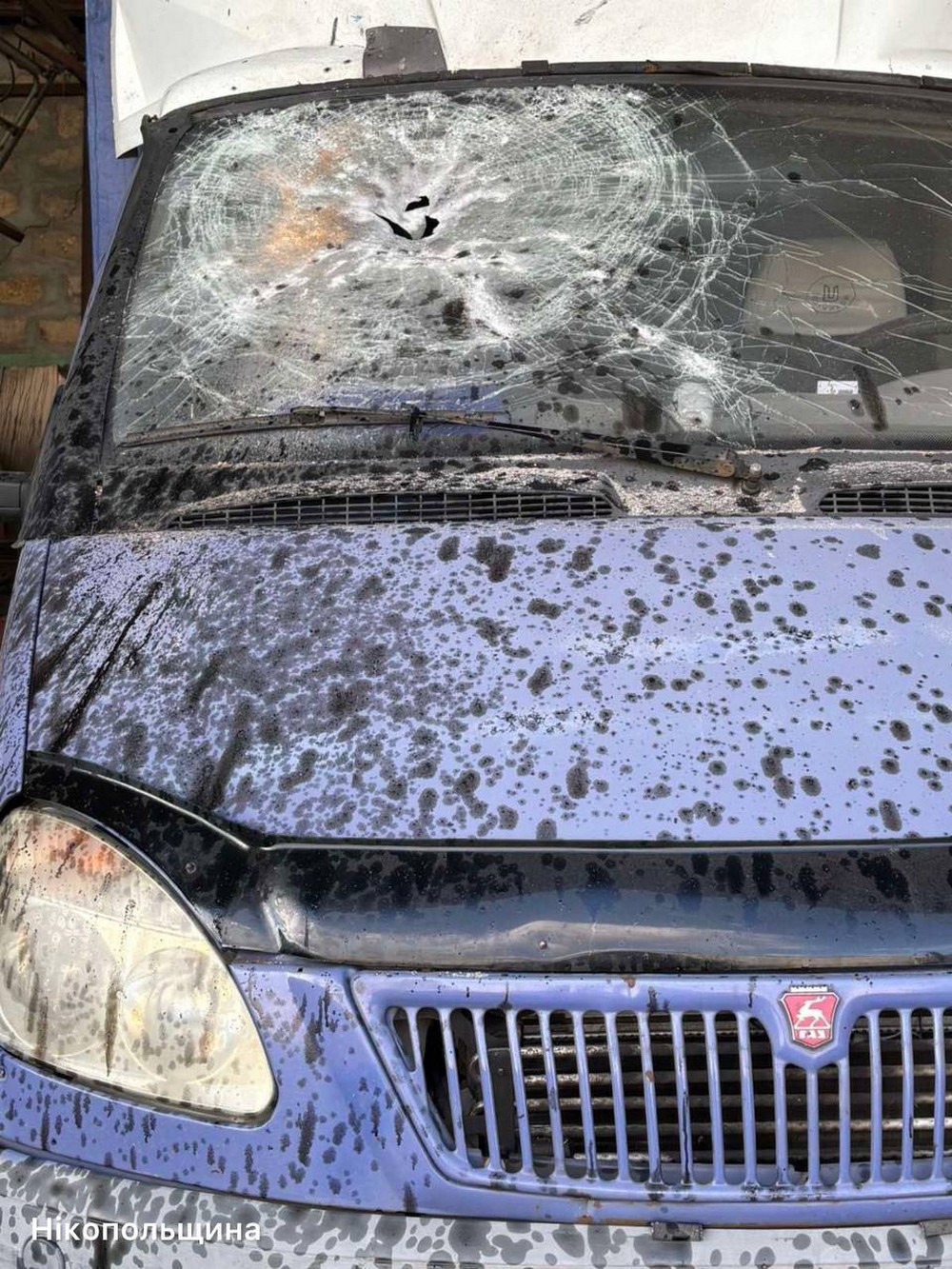 На Нікопольщині є поранений і руйнування, сталися пожежі, під ударом ворога також було Криворіжжя (фото)