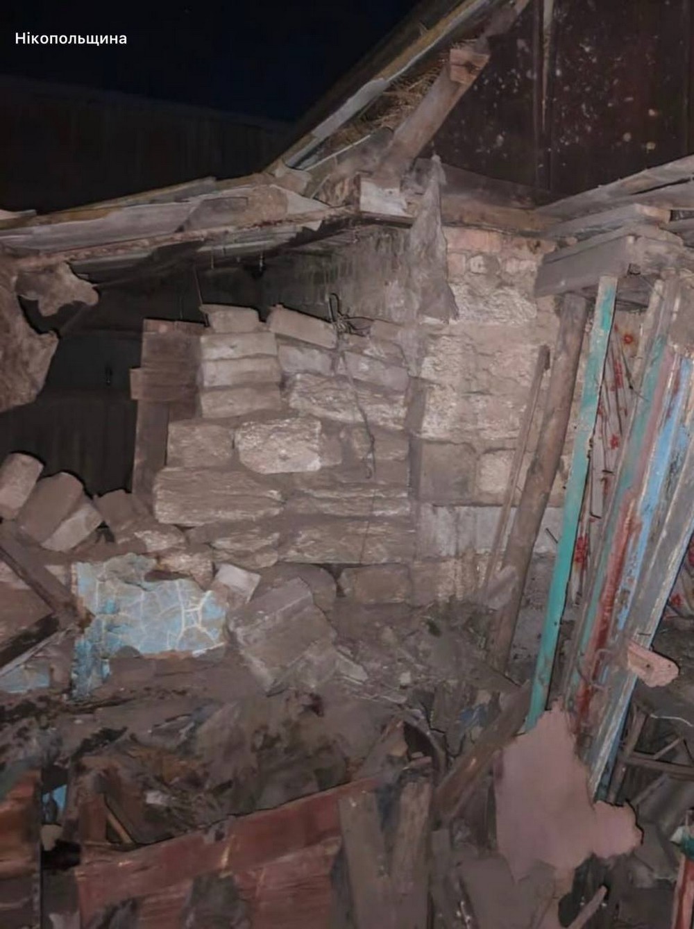 На Нікопольщині є поранений і руйнування, сталися пожежі, під ударом ворога також було Криворіжжя (фото)
