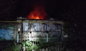 На Нікопольщині є поранений і руйнування, сталися пожежі, під ударом ворога також було Криворіжжя (фото)