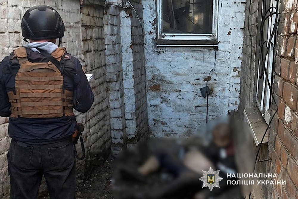 Загинув у себе на подвір’ї… Подробиці смертельних обстрілів Нікополя і Кривого Рогу оприлюднили у поліції (фото)