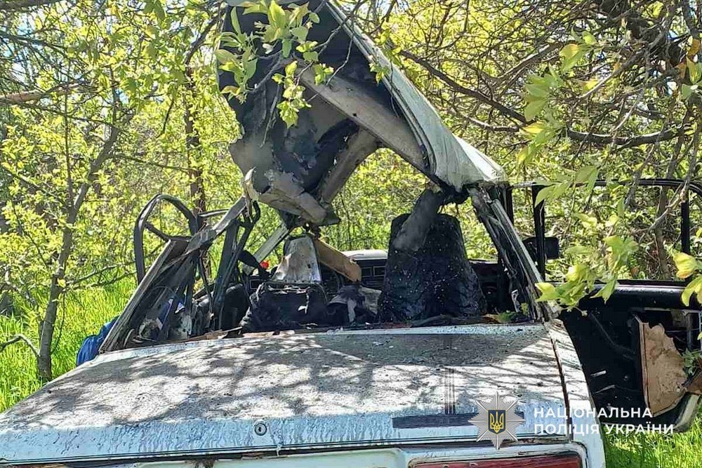 Загинув у себе на подвір’ї… Подробиці смертельних обстрілів Нікополя і Кривого Рогу оприлюднили у поліції (фото)