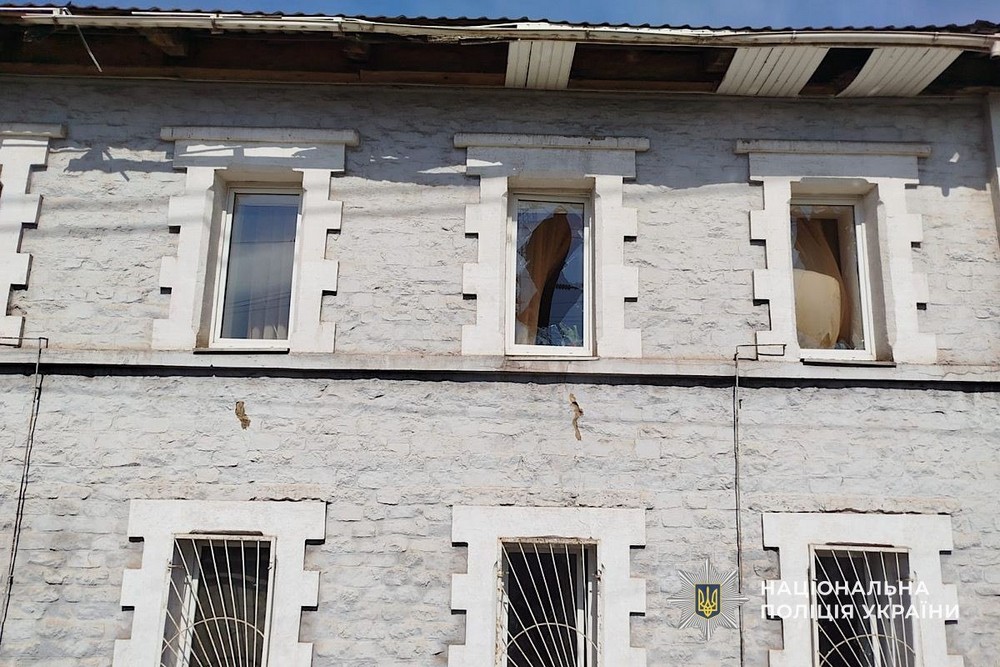 Загинув у себе на подвір’ї… Подробиці смертельних обстрілів Нікополя і Кривого Рогу оприлюднили у поліції (фото)