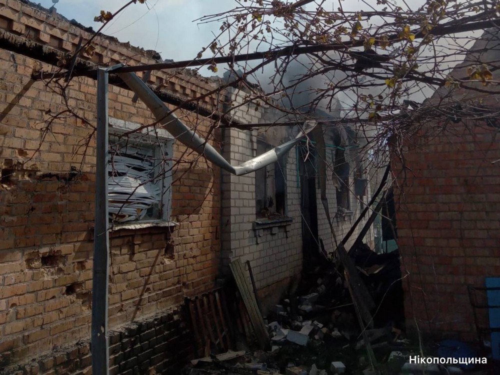 Знову удар по ринку у Нікополі і по автобусу в районі – є поранені, зросла кількість постраждалих під Дніпром, ворог атакував також Синельниківщину