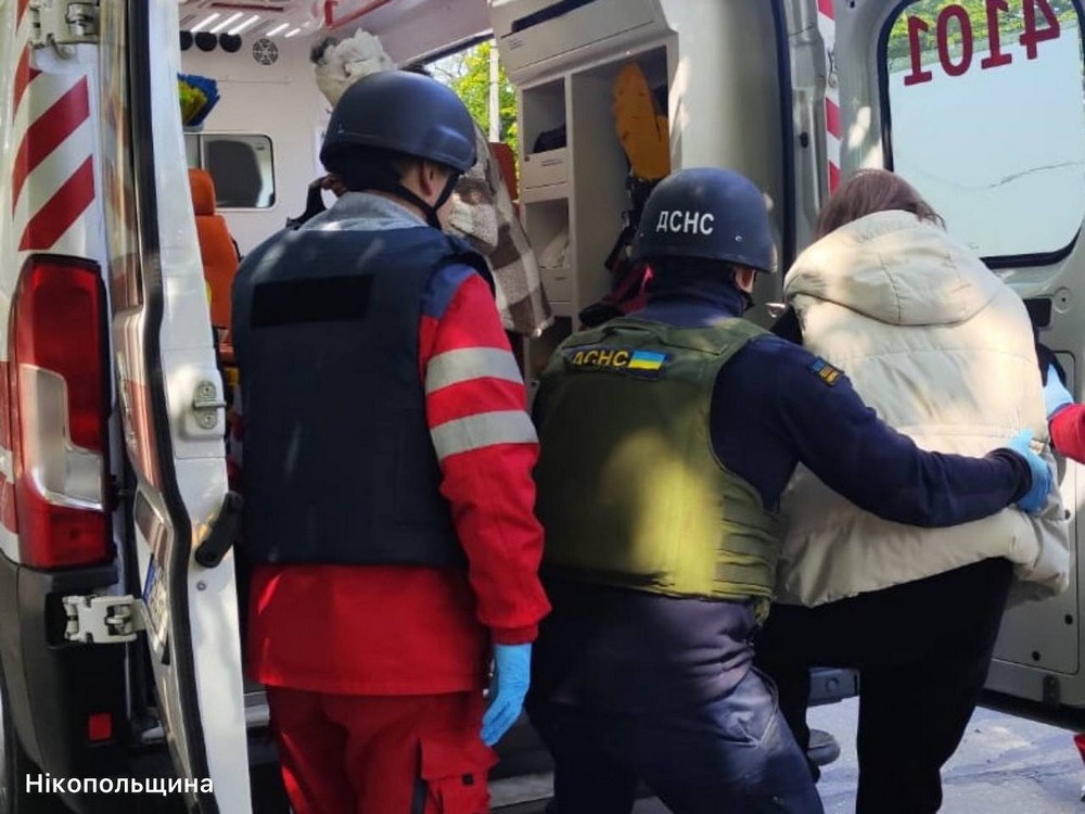 Знову удар по ринку у Нікополі і по автобусу в районі – є поранені, зросла кількість постраждалих під Дніпром, ворог атакував також Синельниківщину