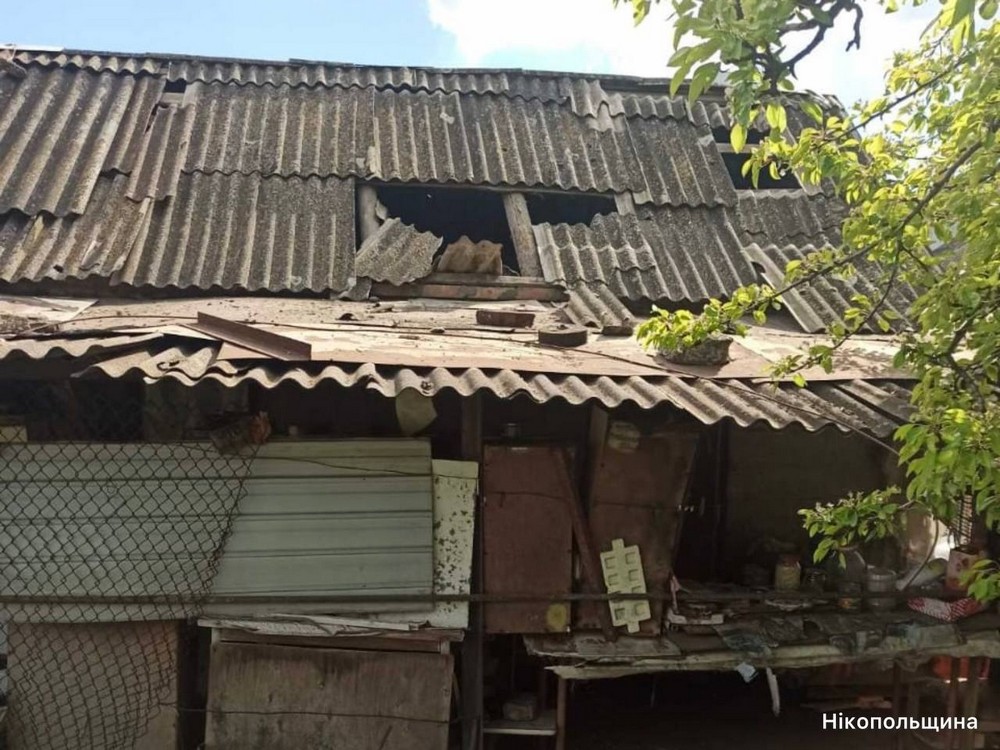 Знову удар по ринку у Нікополі і по автобусу в районі – є поранені, зросла кількість постраждалих під Дніпром, ворог атакував також Синельниківщину