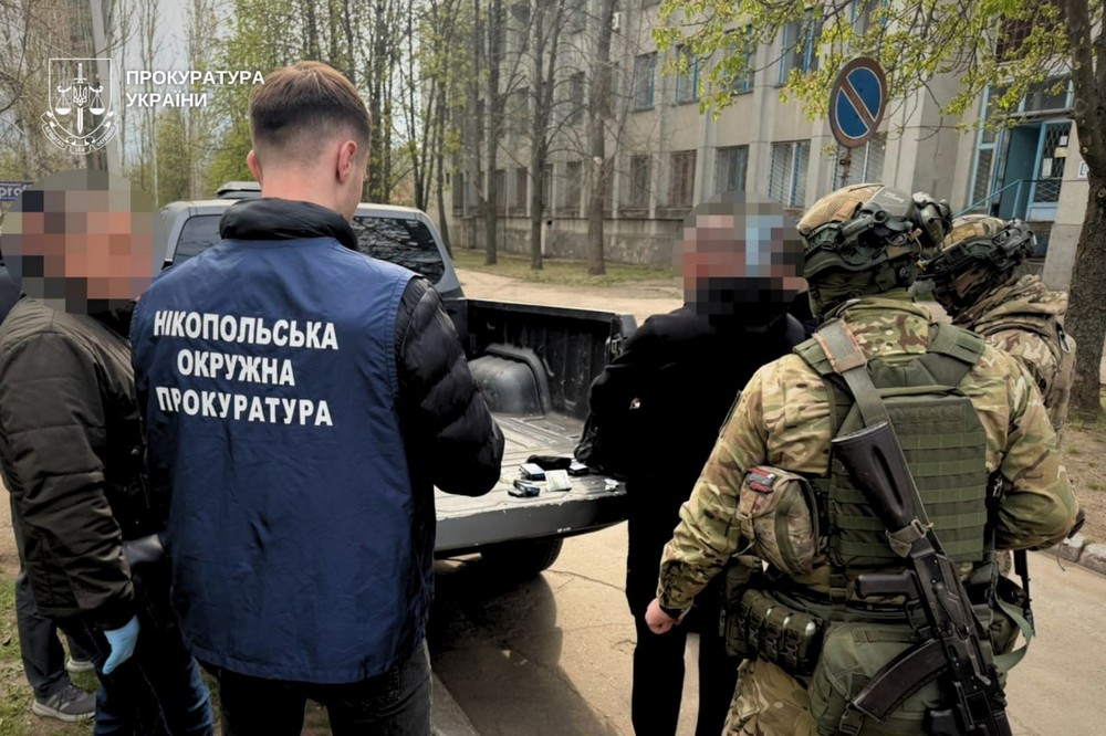 у Нікополі викрили співробітника ТЦК (фото) 2 у Нікополі викрили співробітника ТЦК (фото) 2