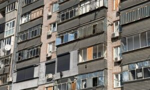 у Нікополі 8