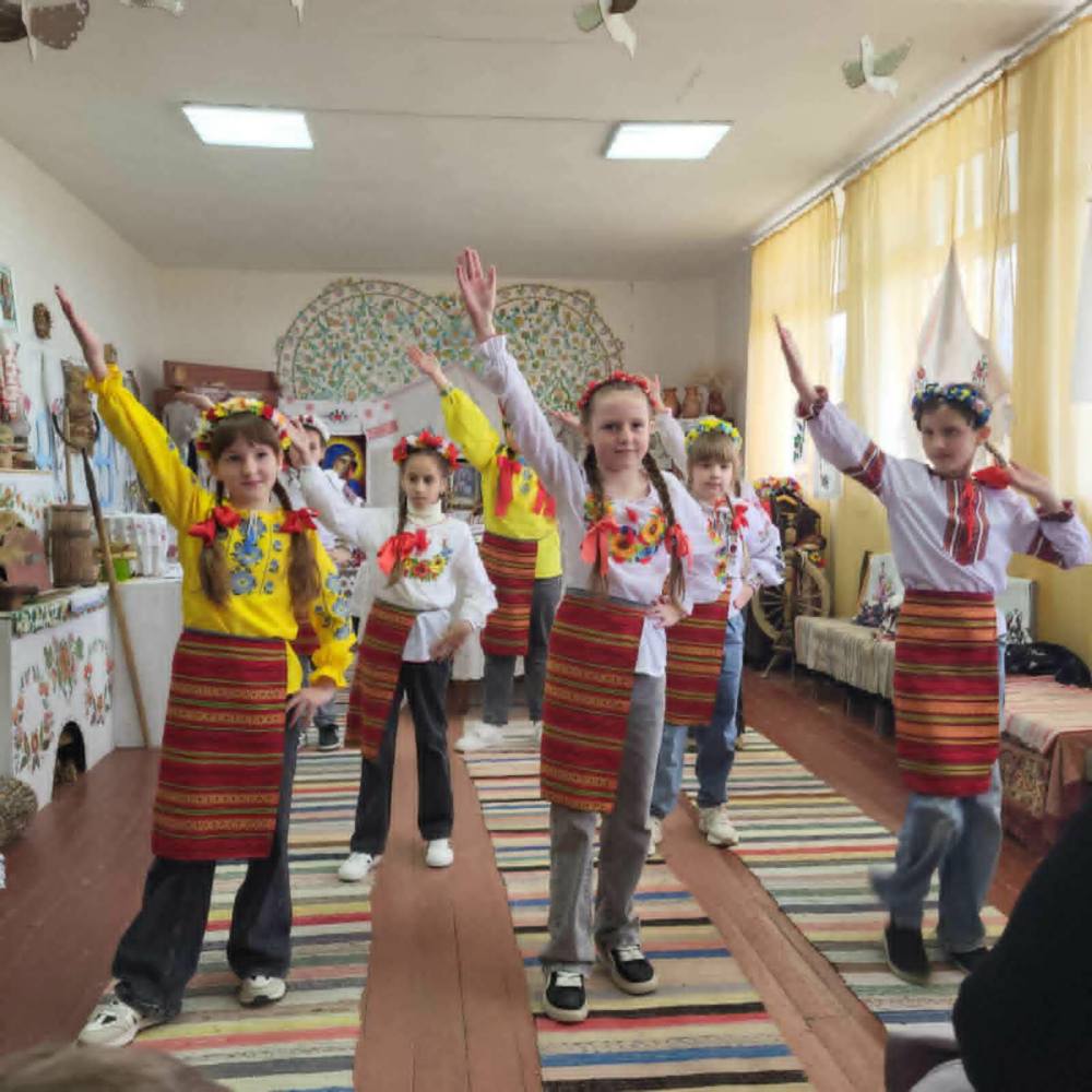 у Покровській громаді 8