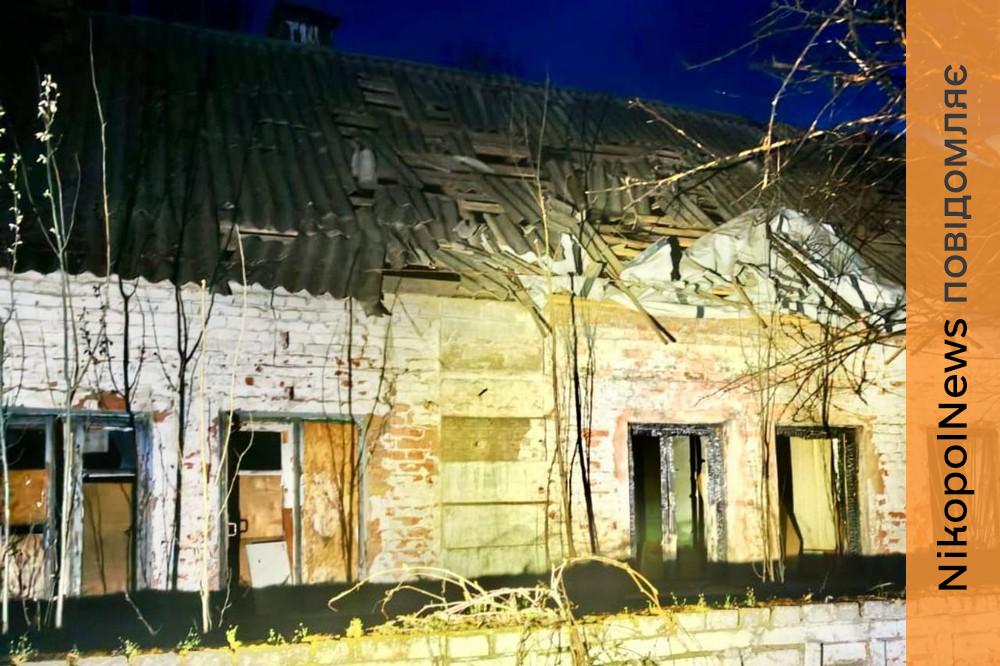 Двоє загиблих, є поранені, пошкоджені торговий дім, будинки та амбулаторія: ворог атакував Нікополь та район, Синельниківщину і Криворіжжя (фото) 1 ворог атакував Нікополь