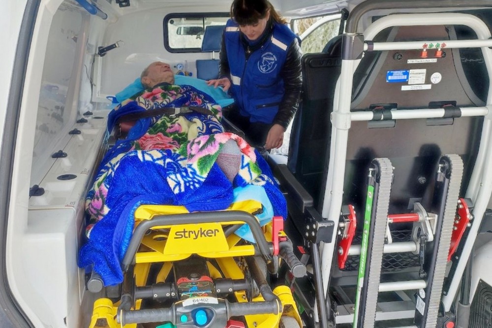 з Нікополя і Марганця евакуювали двох чоловіків з Нікополя і Марганця евакуювали двох чоловіків