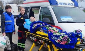 з Нікополя і Марганця евакуювали двох чоловіків 2