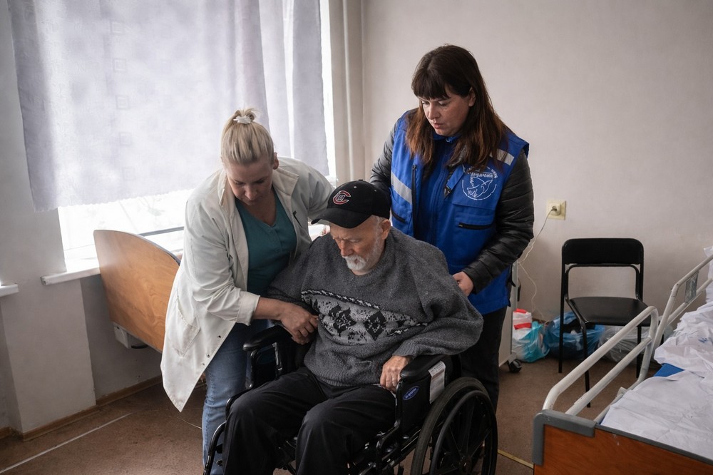 з Нікополя і Марганця евакуювали двох чоловіків 3 з Нікополя і Марганця евакуювали двох чоловіків 3