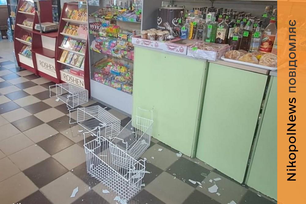 У Нікополі пошкоджені гуртожиток, елеватор та магазини, ворог також атакував район і Синельниківщину (фото) 1 з Нікополя 2