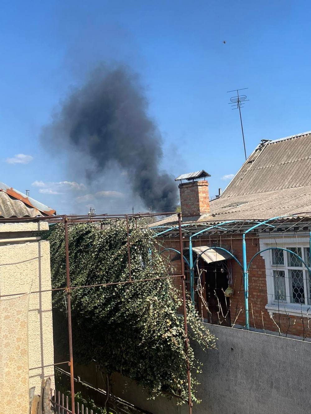 Дрони як мухи над будинками, автомати не замовкають і зникло світло – черговий важкий день у Нікополі