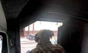 Евакуація з Нікополя триває: мешканці дедалі частіше звертаються до «Білих янголів» через постійну небезпеку (фото, відео)