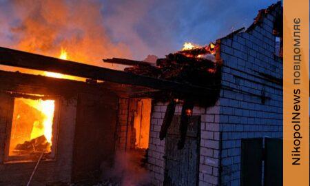 Вночі ворог атакував Нікопольщину безпілотниками: сталася пожежа