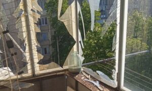 В епіцентрі вибуху на Нікопольщині опинилися троє чоловіків, в області є загиблий  і 5 поранених – поліція про наслідки ворожих атак за добу (фото)