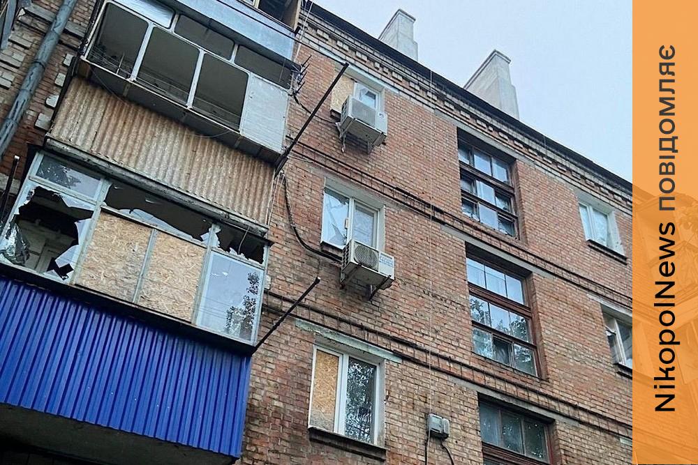 Ворог поцілив у будинок у центрі Нікополя – постраждали двоє людей: подробиці про обстріли Нікопольщини, Криворіжжя, Дніпра і Синельниківщини від поліції (фото)