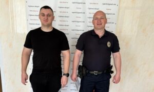 Поліцейські охорони Нікопольщини поділилися кров’ю заради порятунку життів (фото)